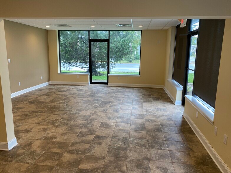 46 Princeton Ave, Brick, NJ for lease - Interior Photo - Image 3 of 4