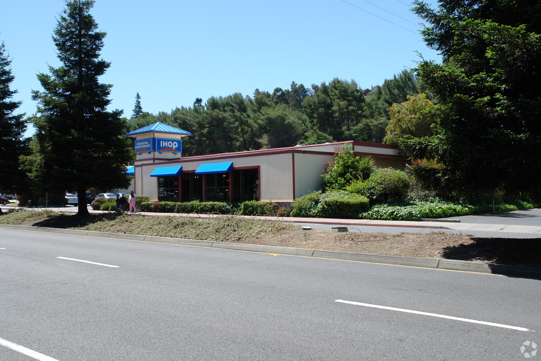 510 El Camino Real, Belmont, CA for lease Primary Photo- Image 1 of 4