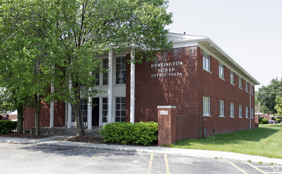 24525 Southfield Rd, Southfield, MI for lease - Primary Photo - Image 1 of 7