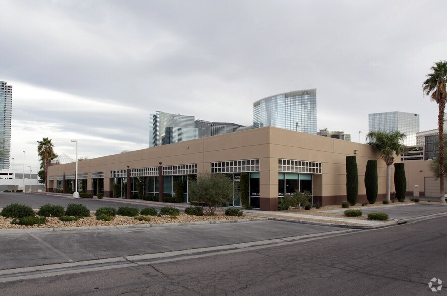 3055-3091 W Tompkins Ave, Las Vegas, NV for lease - Building Photo - Image 3 of 8