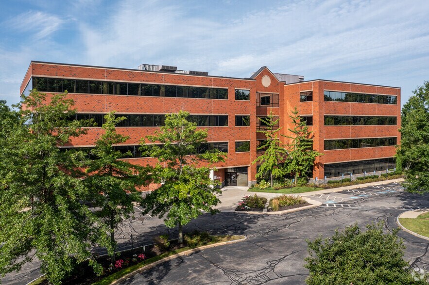 130 Lizotte Dr, Marlborough, MA 01752