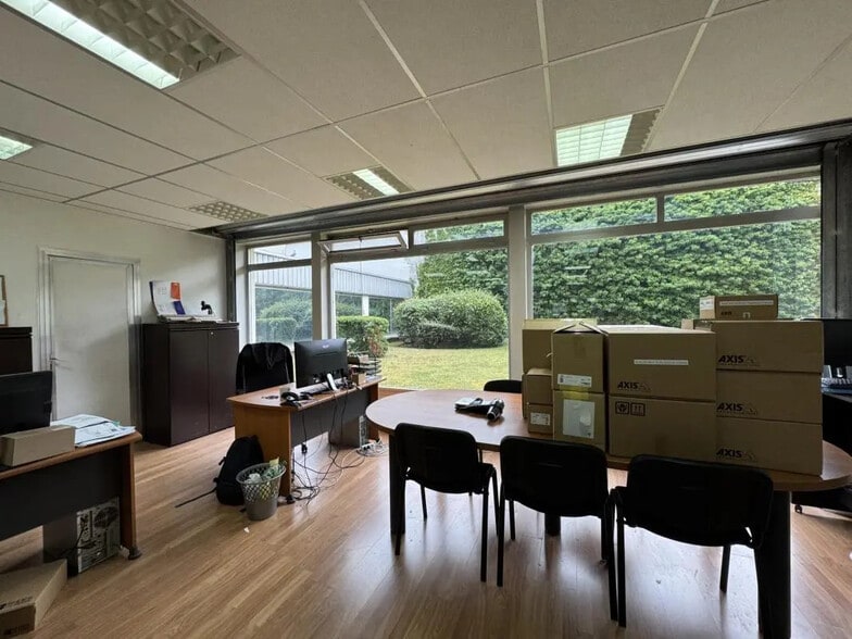 Retail in Boulogne-Billancourt for lease - Building Photo - Image 2 of 13