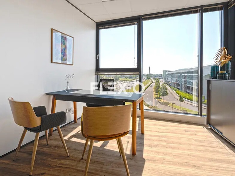 17 Rue Océane, Saint-Herblain for lease - Building Photo - Image 2 of 7