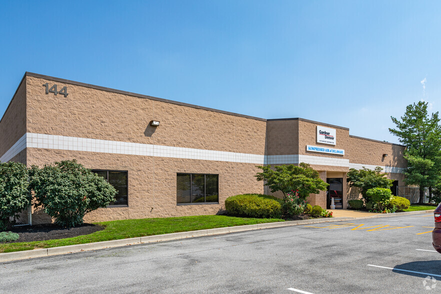 144 Quigley Blvd, New Castle, DE for lease - Building Photo - Image 3 of 9