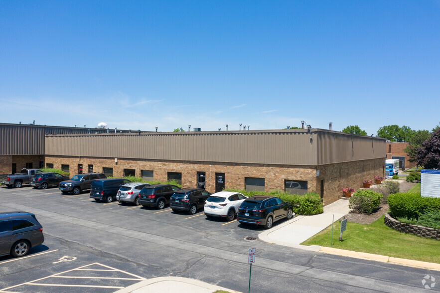 7926-8010 S Madison St, Burr Ridge, IL for lease - Building Photo - Image 2 of 5