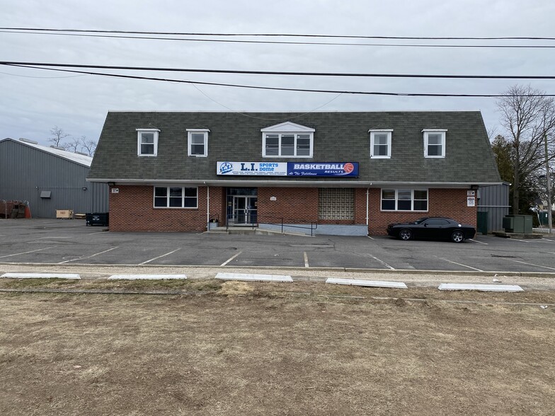 5600 Old Sunrise Hwy, Massapequa, NY for sale - Building Photo - Image 1 of 1