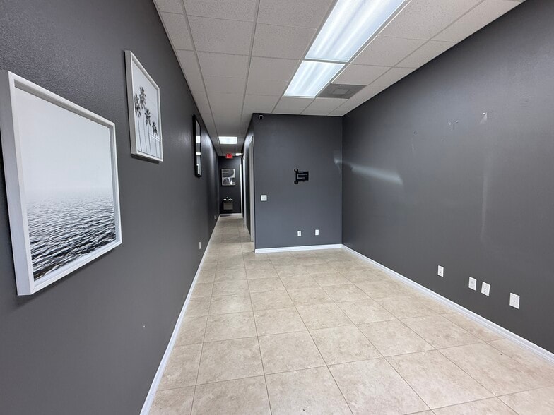 1293 N US Highway 1, Ormond Beach, FL for sale - Interior Photo - Image 2 of 7