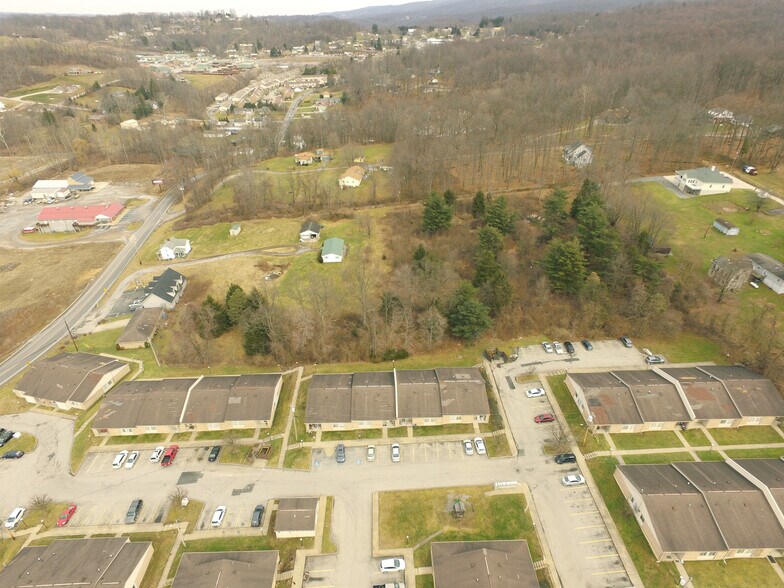 386 Fairchance Rd, WV 26508 4.44 Acres