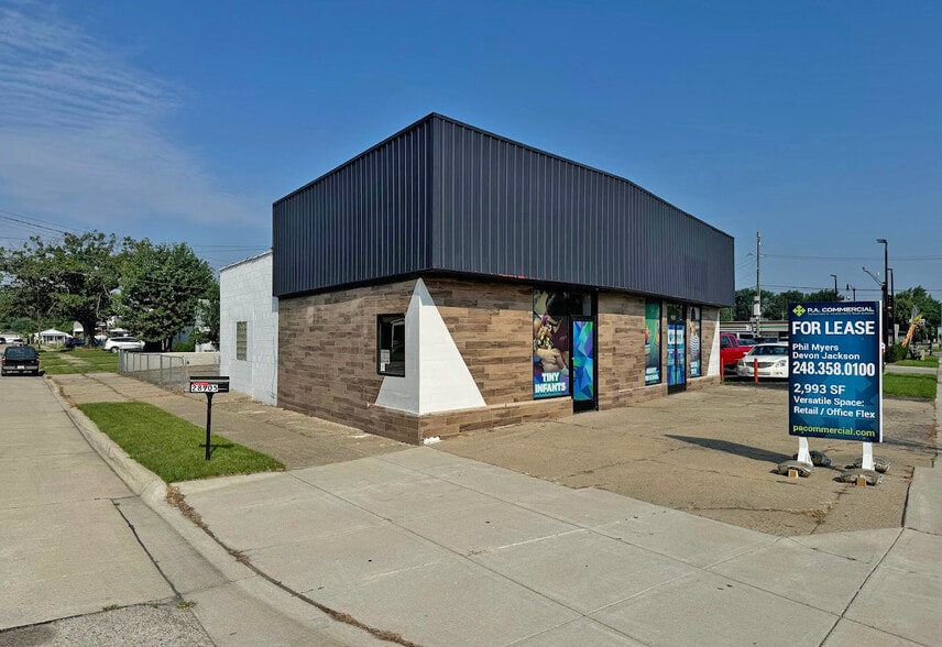 28905-28909 Utica Rd, Roseville, MI for lease - Building Photo - Image 2 of 12