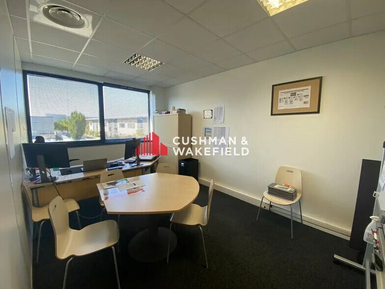 Flex in Colomiers for lease - Building Photo - Image 2 of 11