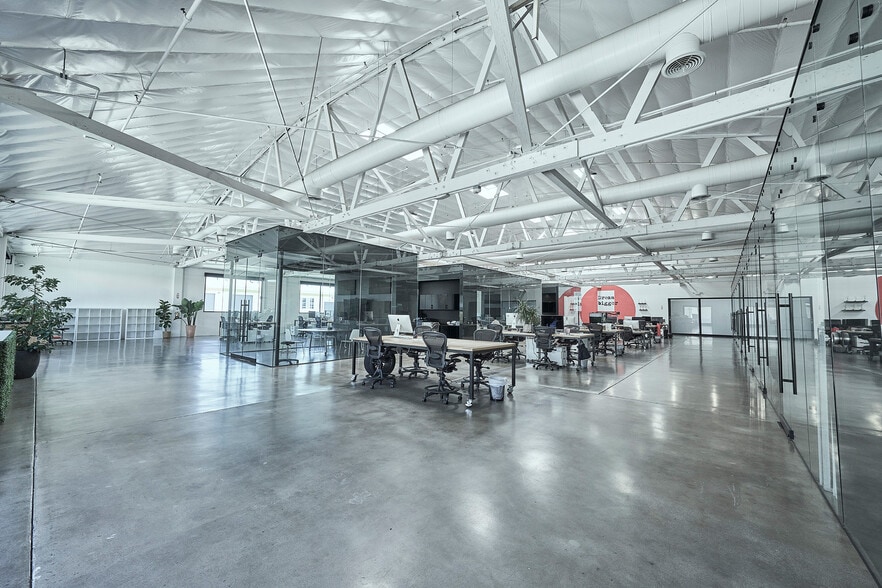 5431 W 104th St, Los Angeles, CA for sale - Building Photo - Image 3 of 9