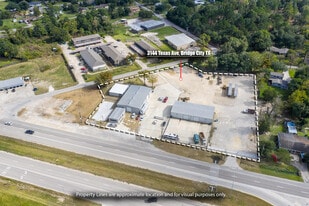 4 Buildings Totaling 13,800+/- sf - Warehouse