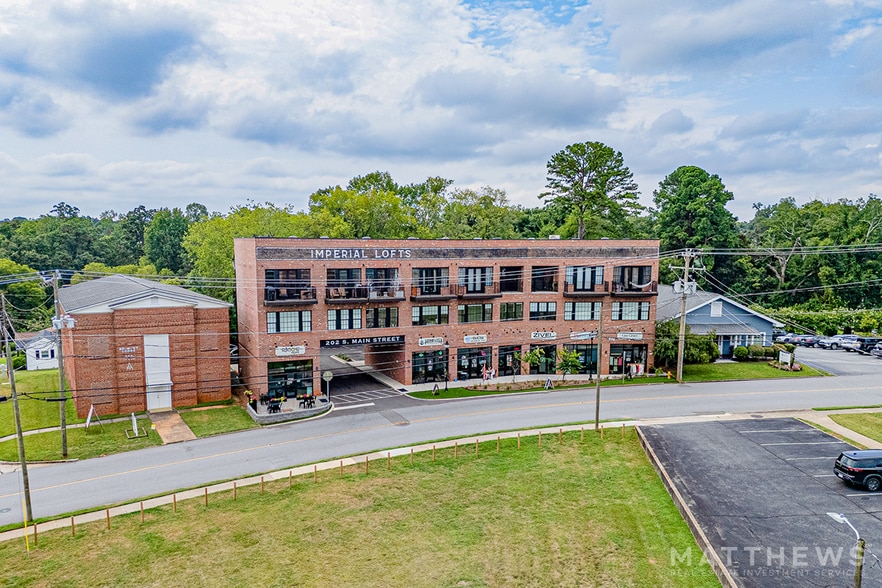 202 S Main St, Belmont, NC for sale - Building Photo - Image 1 of 3