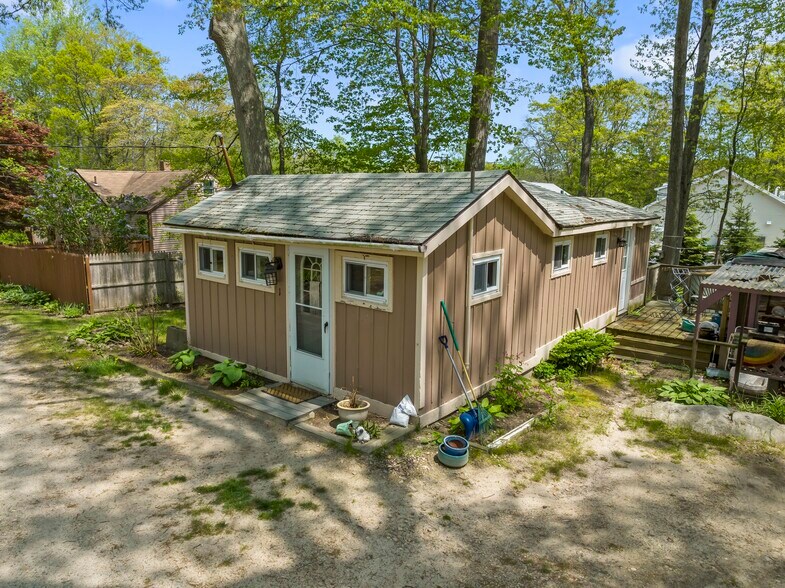 178 W Main St, Niantic, CT 06357 Multifamily for Sale