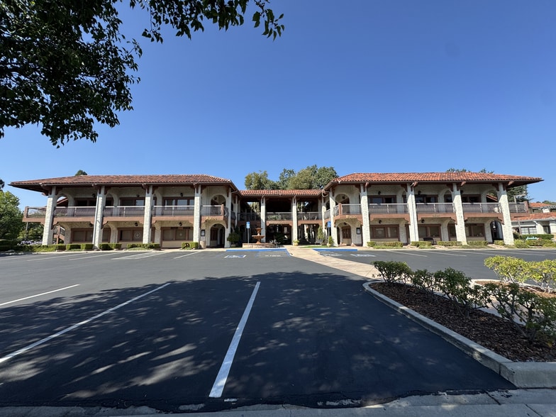 3625 E Thousand Oaks Blvd, Westlake Village, CA for lease - Building Photo - Image 1 of 7