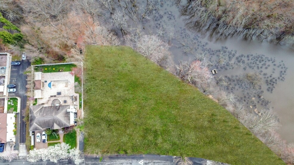 381 ARBUTUS AVE Arbutus Ave, Staten Island, NY for sale - Building Photo - Image 2 of 9