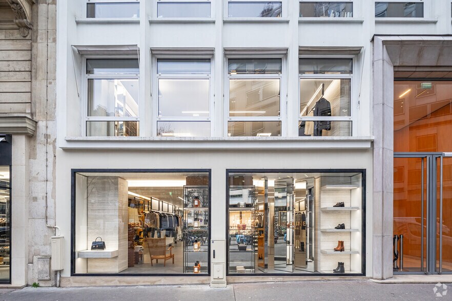 28 Rue Bayard, Paris for sale - Building Photo - Image 2 of 3