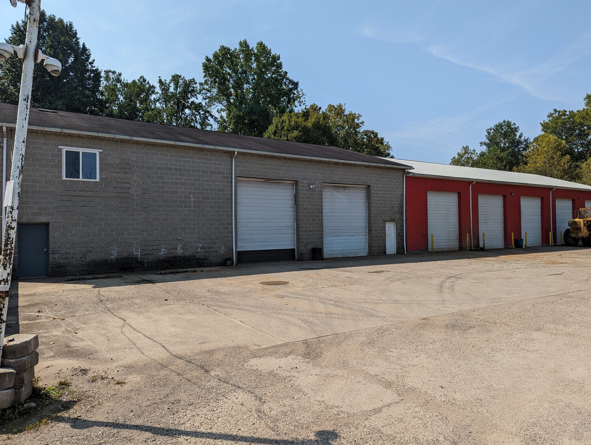 8113 Sissonville Dr, Sissonville, WV 25320