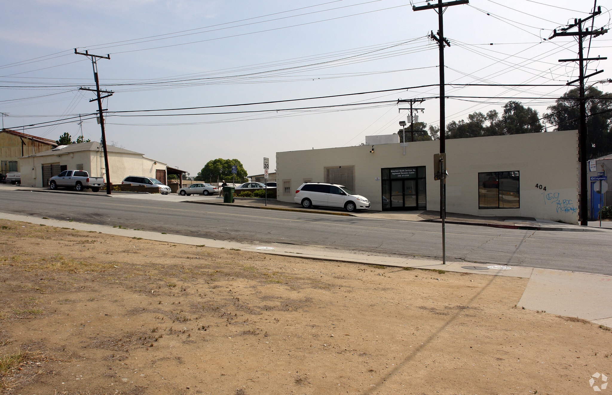 404-408 Edgewood St, Inglewood, CA for lease Primary Photo- Image 1 of 6