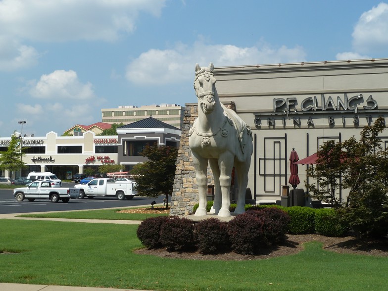 1185-1243 Ridgeway Rd, Memphis, TN for lease - Building Photo - Image 1 of 11