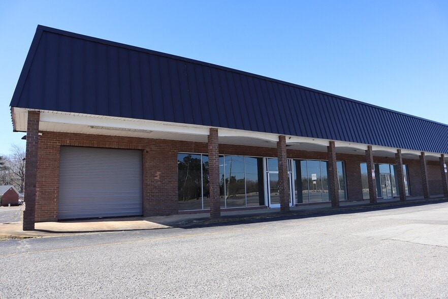 1543 W Market St, Smithfield, NC for lease - Building Photo - Image 2 of 3
