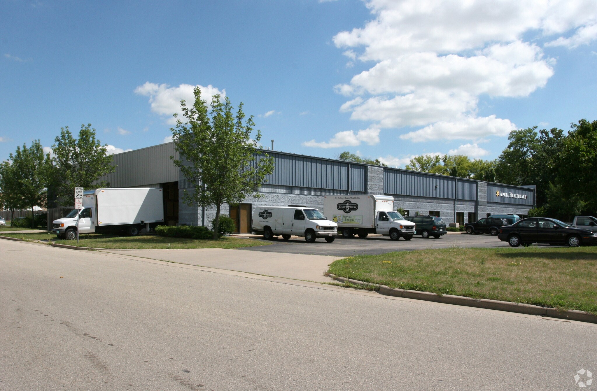 851-859 E Broadway, Monona, WI for lease Building Photo- Image 1 of 6