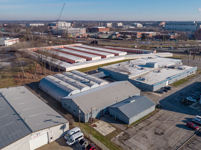 880 Kinnear Rd, Columbus, OH 43212