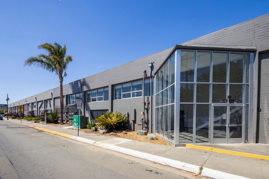 6101 Christie Ave, Emeryville, CA for lease - Building Photo - Image 2 of 4