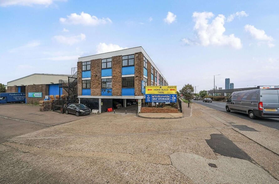 620 Western Av, London for lease - Building Photo - Image 1 of 7