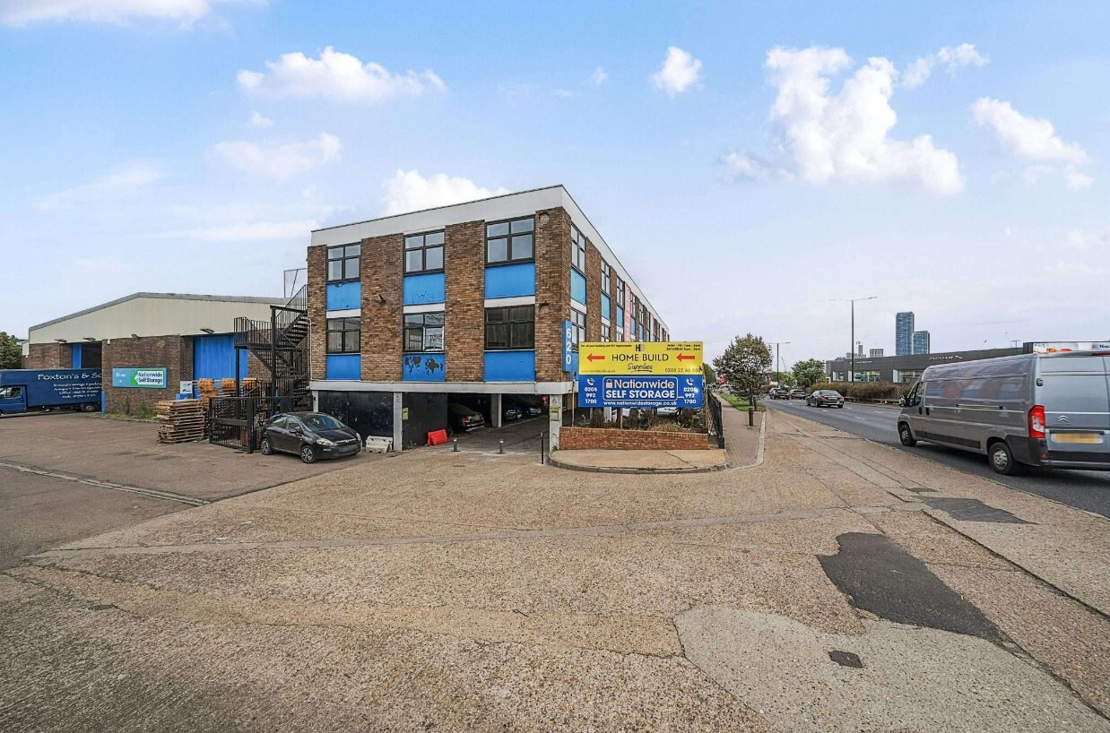 620 Western Av, London for lease Building Photo- Image 1 of 8