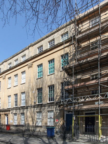 5 Queen Sq, Bristol for lease - Building Photo - Image 2 of 3