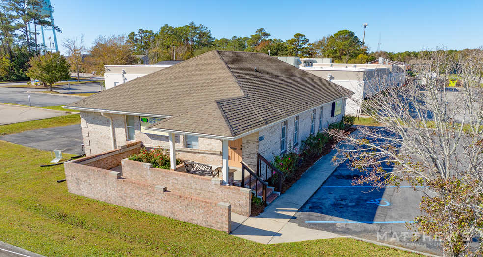 3707 Symi Cir, Morehead City, NC for sale - Primary Photo - Image 1 of 3