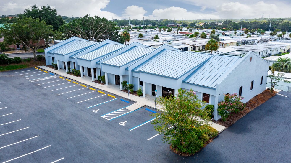 37802-37814 Medical Arts Ct, Zephyrhills, FL for lease - Building Photo - Image 3 of 30