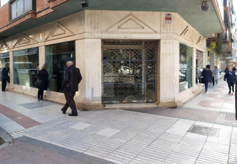 Madrid, MAD 28032 - Unit Puerta 05, Esc. 3 -  - Interior Photo - Image 1 of 9