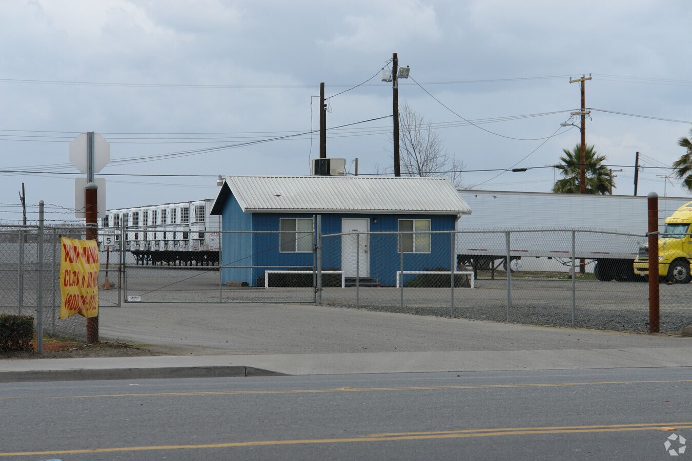 1935 S K St, Tulare, CA 93274