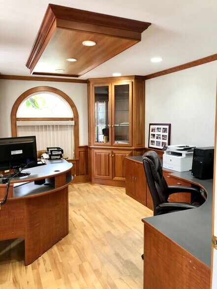 667 Main St, Cromwell, CT for sale - Building Photo - Image 1 of 1