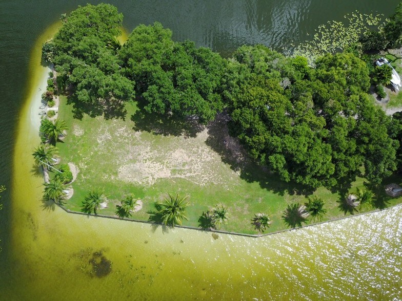 8 Lake June In Winter Dr, Lake Placid, FL 33852