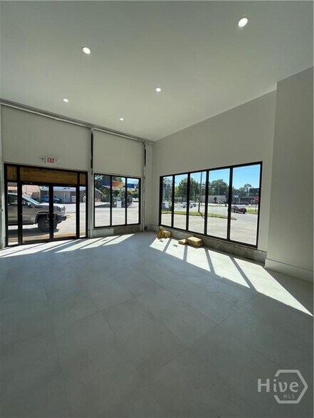 2309 Skidaway Rd, Savannah, GA for lease - Interior Photo - Image 2 of 11