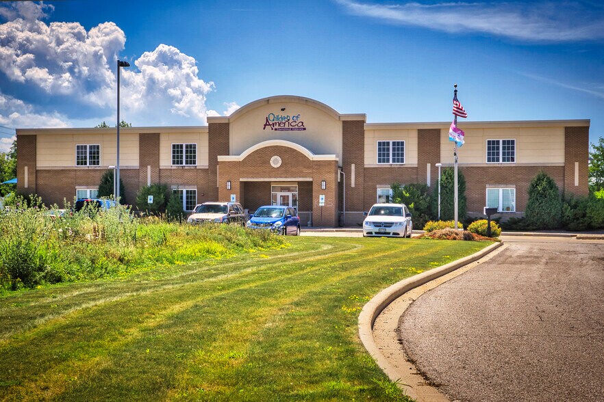 W3117 Springfield Dr, Appleton, WI for sale - Primary Photo - Image 1 of 1