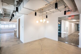 3625 N Hall St, Dallas, TX for lease Interior Photo- Image 2 of 4