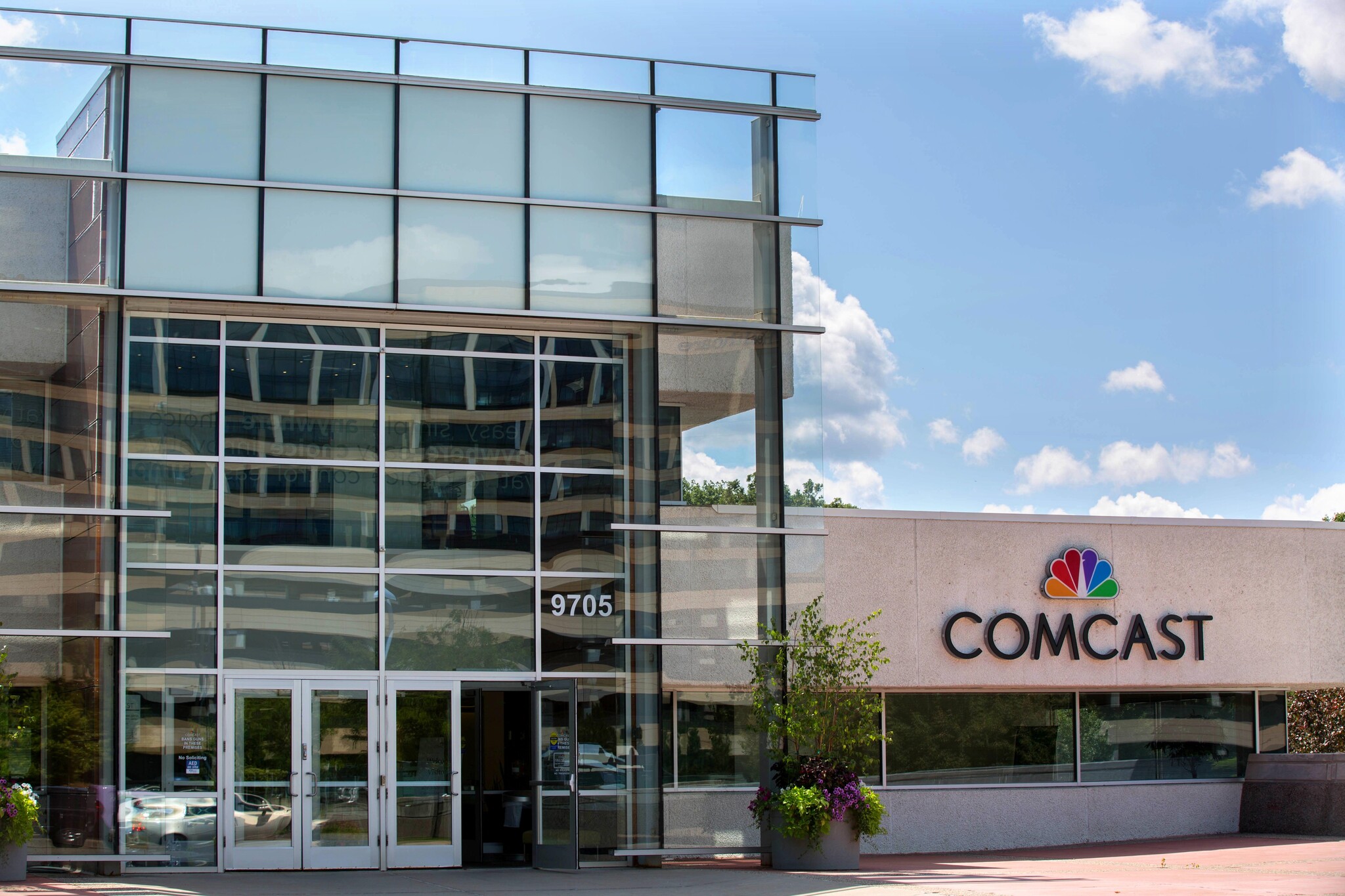 9705 Data Park Dr, Minnetonka, MN for lease Primary Photo- Image 1 of 2