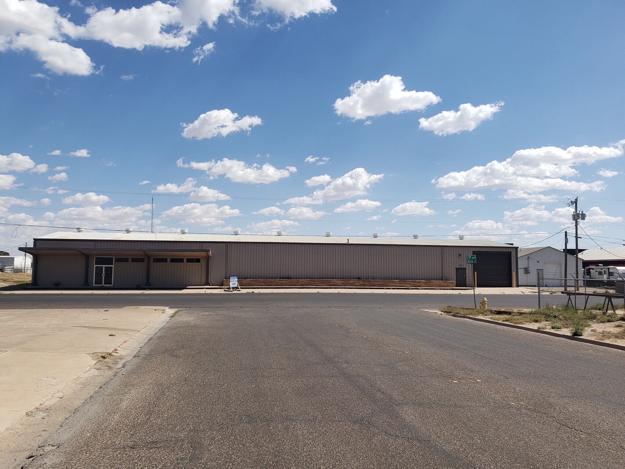 201 W 1st St, Odessa, TX 79761 2 Warehouses Totaling ±11,500 SF