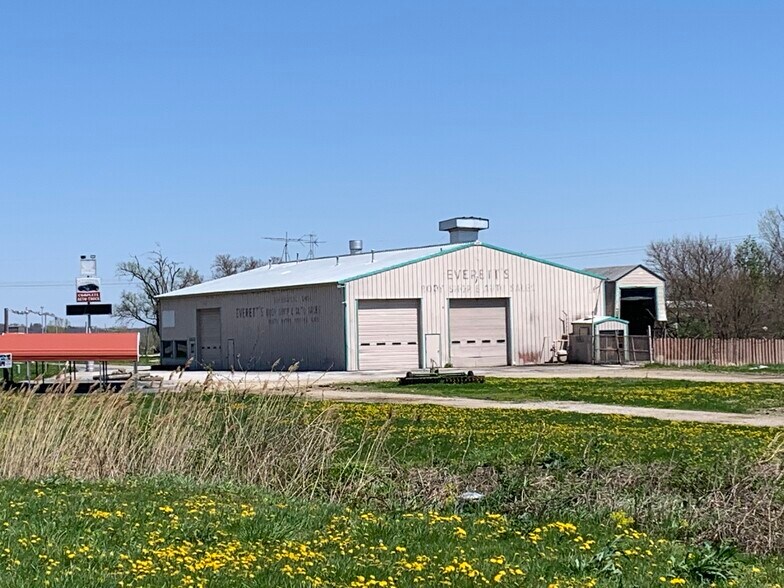 5675 State St, Bettendorf, IA 52722