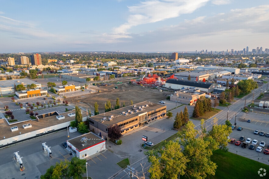 5799 3rd St SE, Calgary, AB for sale - Aerial - Image 2 of 5
