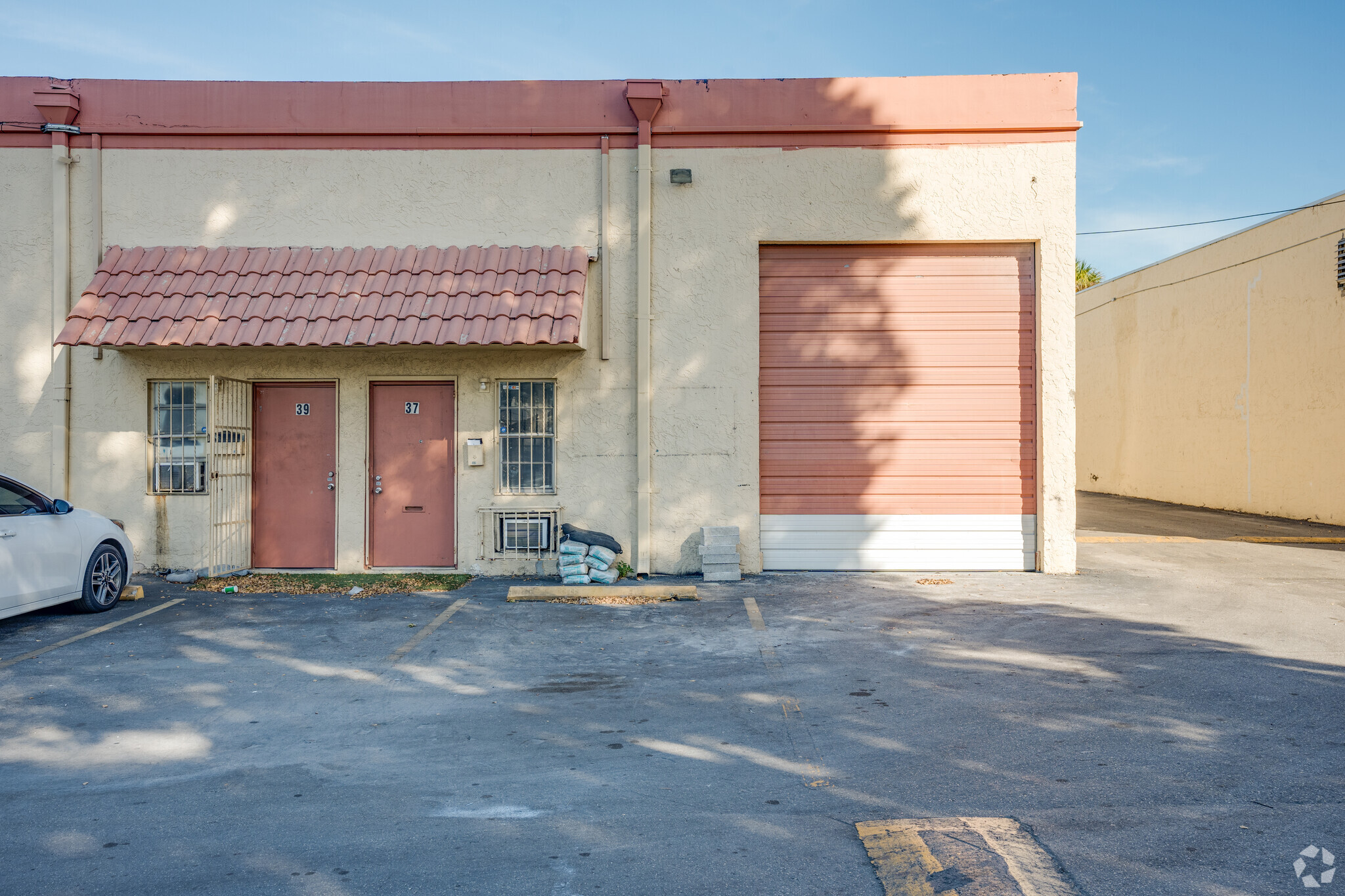 9090 NW South River Dr, Miami, FL for lease Building Photo- Image 1 of 7