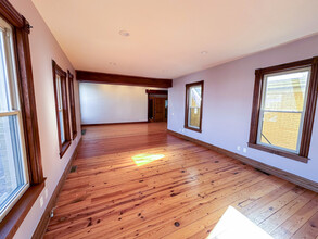 11 N Batavia Ave, Batavia, IL for lease Interior Photo- Image 1 of 10