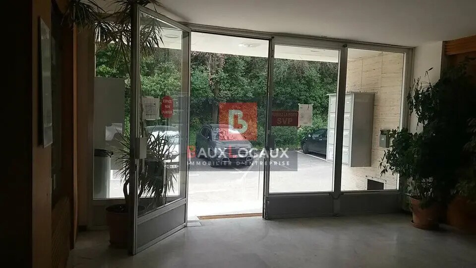 Office in Nîmes for sale - Building Photo - Image 3 of 3