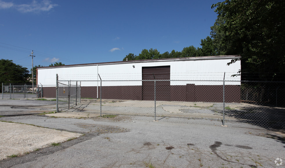 639 Cordell Dr, College Park, GA for lease - Building Photo - Image 3 of 3