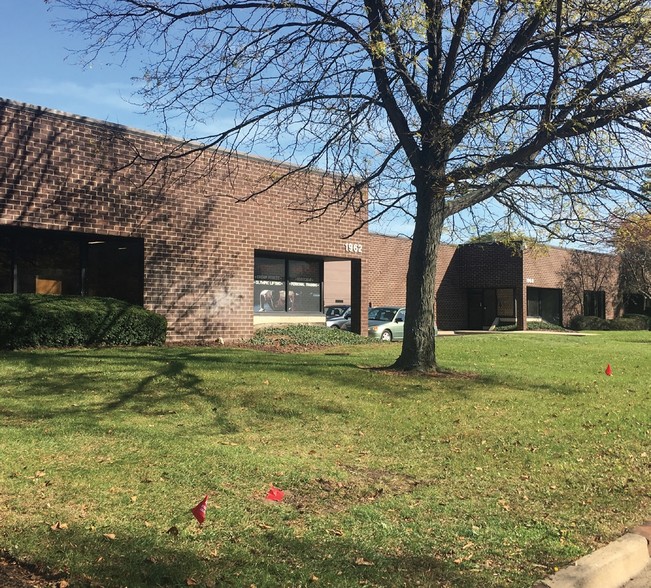 1950-1962 Ohio St, Lisle, IL for sale - Building Photo - Image 1 of 4