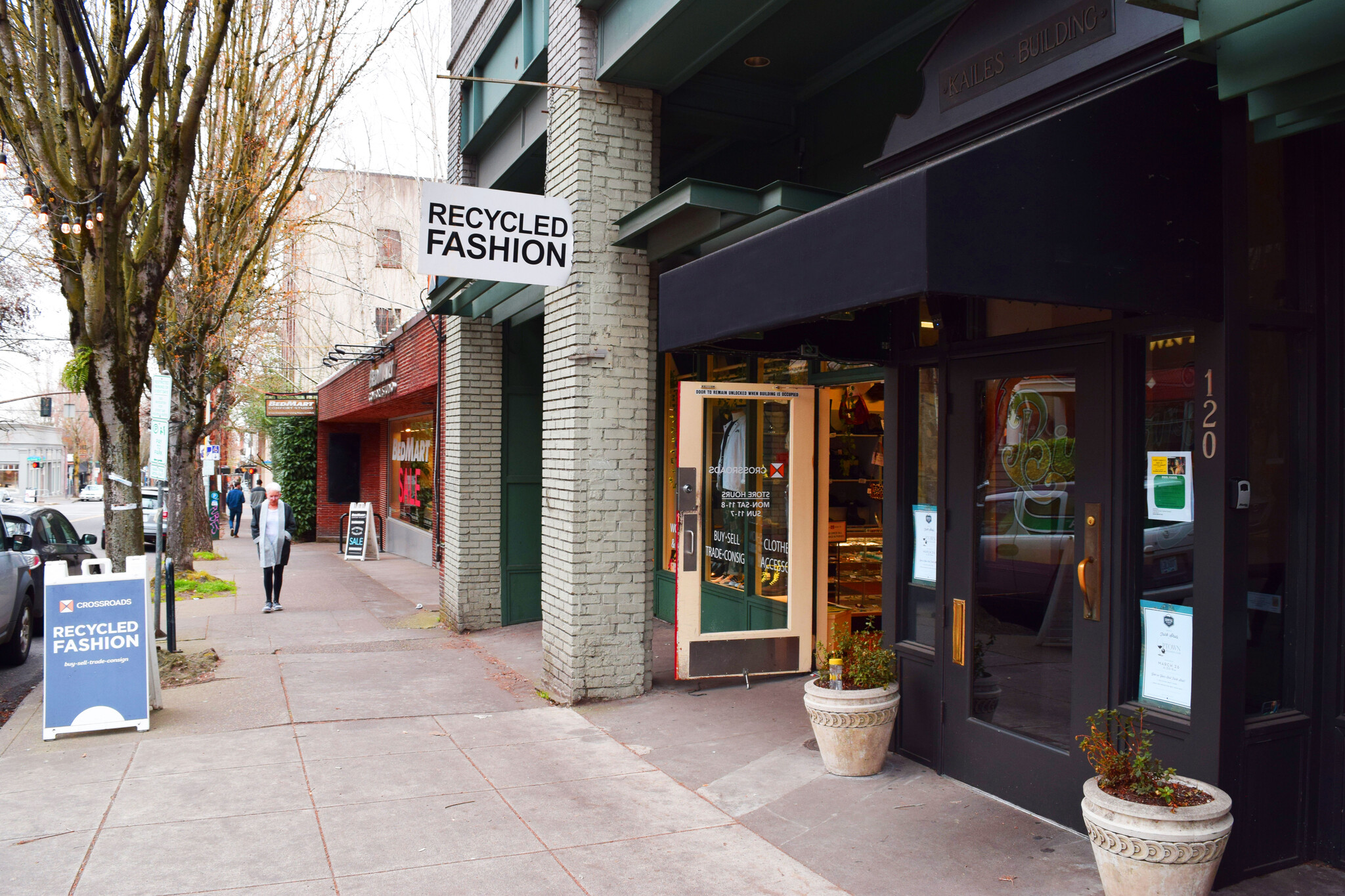 120-120 NW 23rd Ave, Portland, OR for lease Building Photo- Image 1 of 12